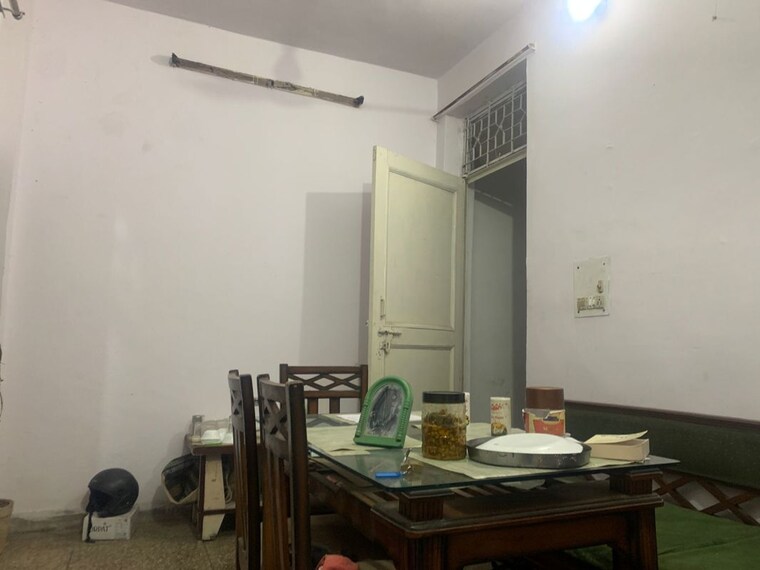 Dining area, katwaria sarai 1 RK 350 Sq.Ft. Apartment In Katwaria Sarai Delhi 9963970