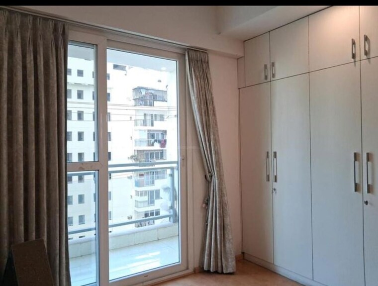 Room, mahagun-mezzaria 3 Bedroom 2500 Sq.Ft. Apartment In Sector 78 Noida 9963976
