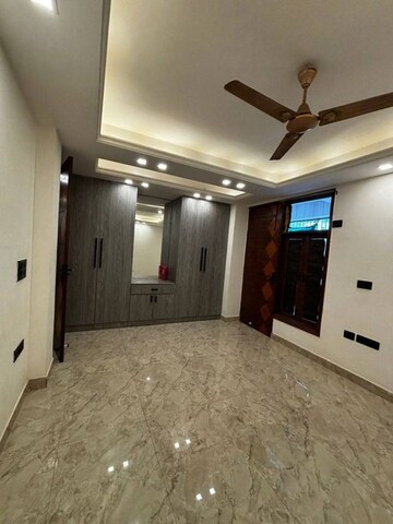 Room in 3 BHK Apartment at Saket – for Rent