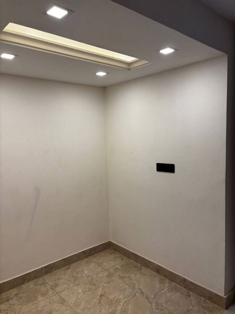 Room, saket 3 Bedroom 1600 Sq.Ft. Apartment In Saket Delhi 9963979