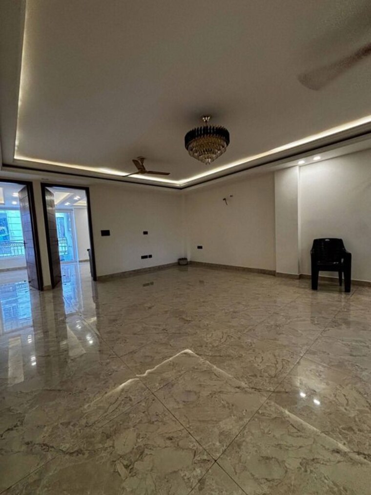  Parking, saket 3 Bedroom 1600 Sq.Ft. Apartment In Saket Delhi 9963979
