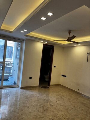 Room in 3 BHK Apartment at Saket – for Rent