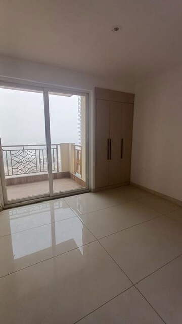 Room in 3 BHK Apartment at Sector 82 – for Sale