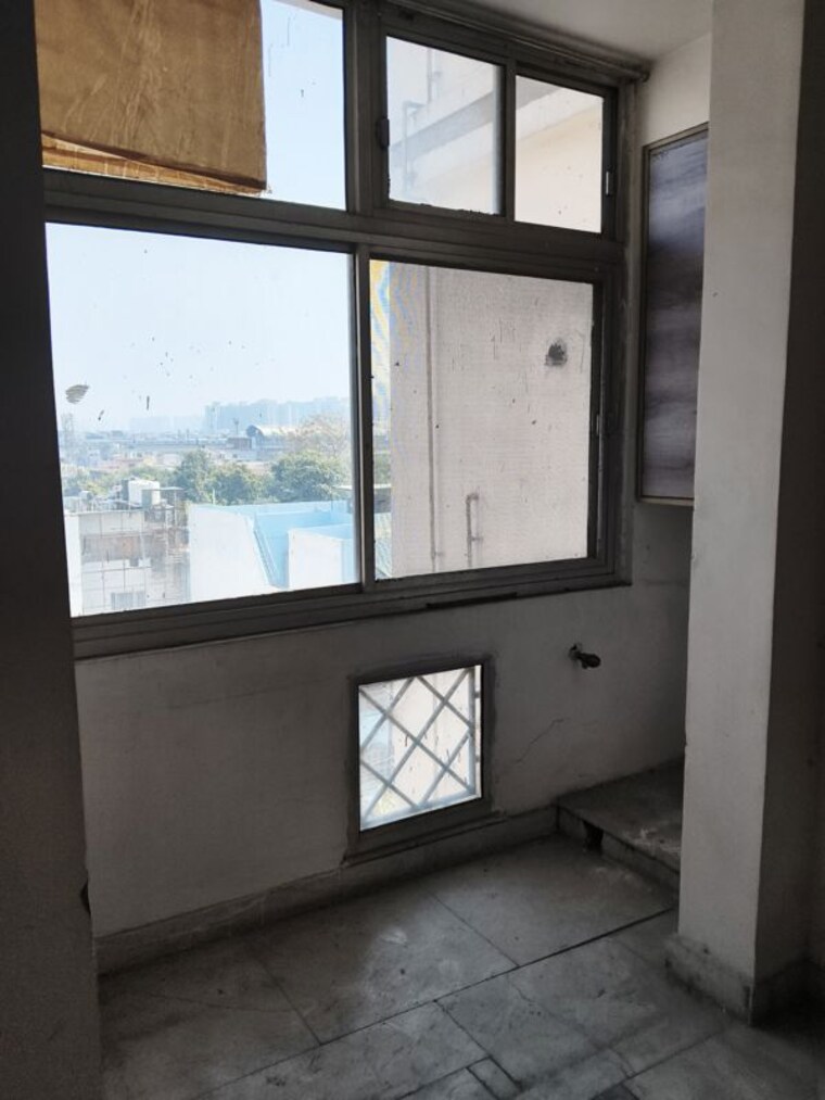 Room, royal-towers-noida 3 Bedroom 1600 Sq.Ft. Apartment In Sector 61 Noida 9963992