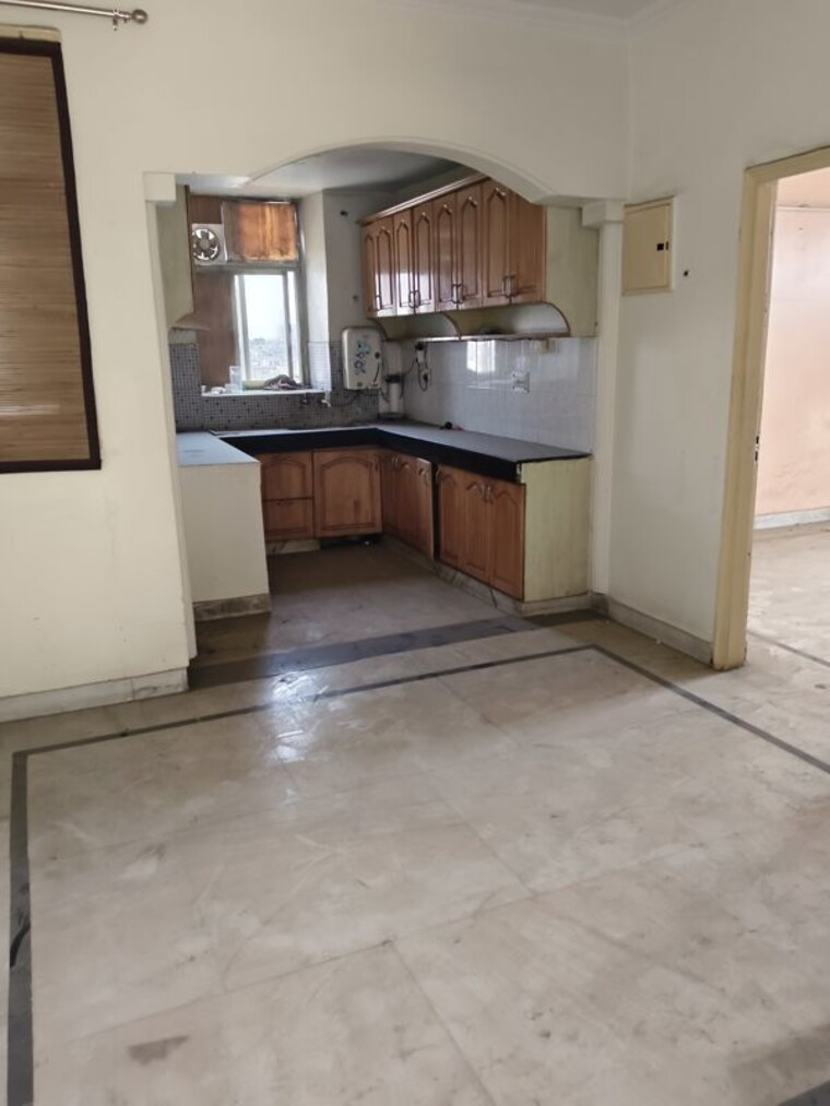 Kitchen, royal-towers-noida 3 Bedroom 1600 Sq.Ft. Apartment In Sector 61 Noida 9963992