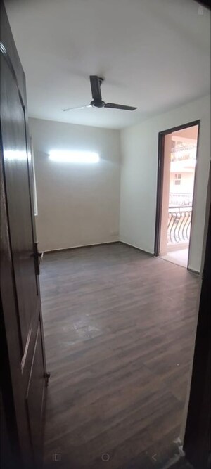 Room in 2.5 BHK Apartment at Sikka Karmic Greens, Sector 78 – for Rent