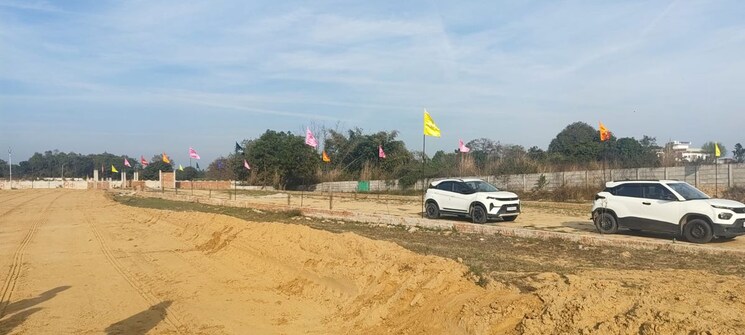 Exterior View, sultanpur road  3050 Sq.Yd. Plot In Sultanpur Road Lucknow 9964000