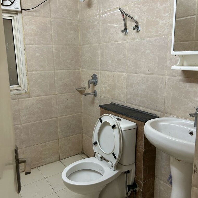 Bathroom, wave-executive-floors 2 Bedroom 900 Sq.Ft. Builder Floor In Bayana Ghaziabad 9964013
