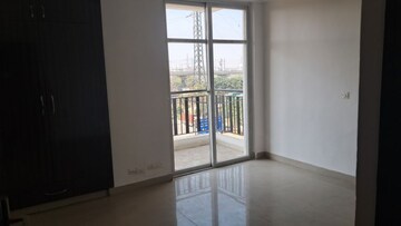 Room in 3 BHK Apartment at Amrapali Princely Estate, Sector 76 – for Sale