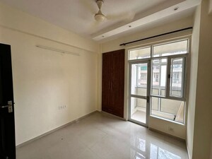 Room in 3 BHK Apartment at Prateek Laurel, Sector 120 – for Sale
