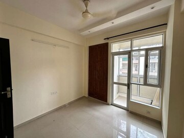 Room in 3 BHK Apartment at Prateek Laurel, Sector 120 – for Sale