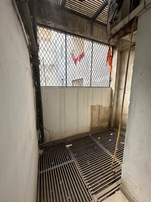 Building Lobby in 1 RK Apartment at Katwaria Sarai – for Rent