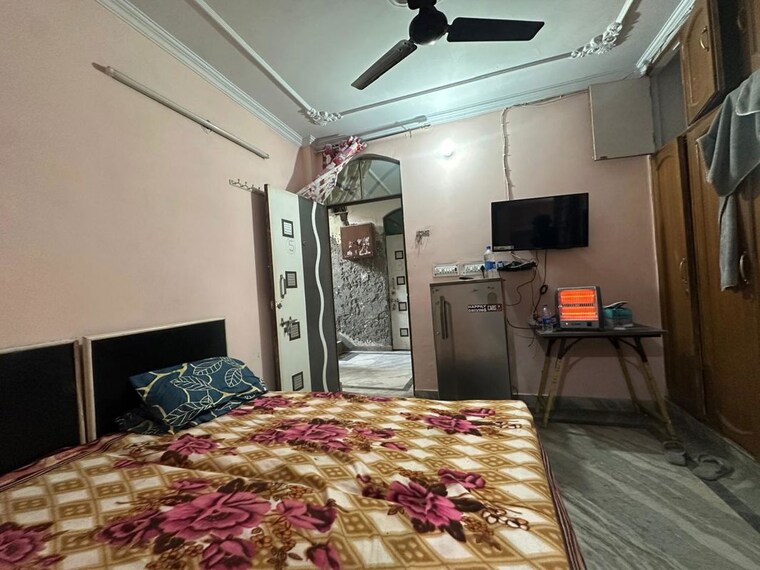 Bedroom, katwaria sarai 1 RK 350 Sq.Ft. Apartment In Katwaria Sarai Delhi 9964019