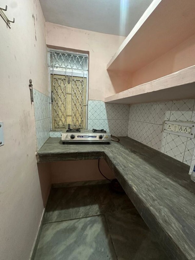 Kitchen, katwaria sarai 1 RK 350 Sq.Ft. Apartment In Katwaria Sarai Delhi 9964019