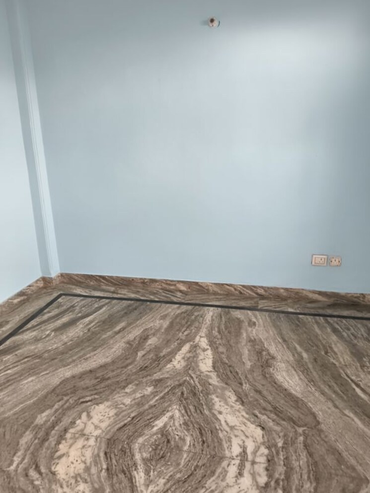 Room, rwa-apartments-sector-71 1.5 Bedroom 600 Sq.Ft. Independent House In Sector 71 Noida 9964022