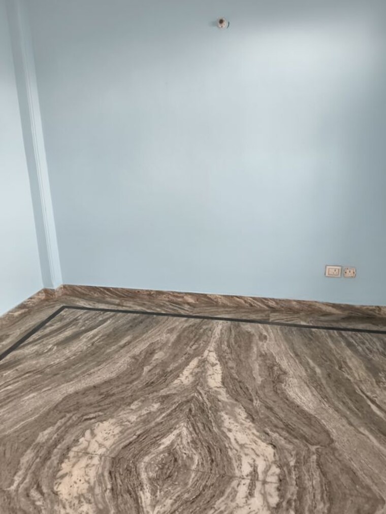 Room, rwa-apartments-sector-71 1.5 Bedroom 600 Sq.Ft. Independent House In Sector 71 Noida 9964022