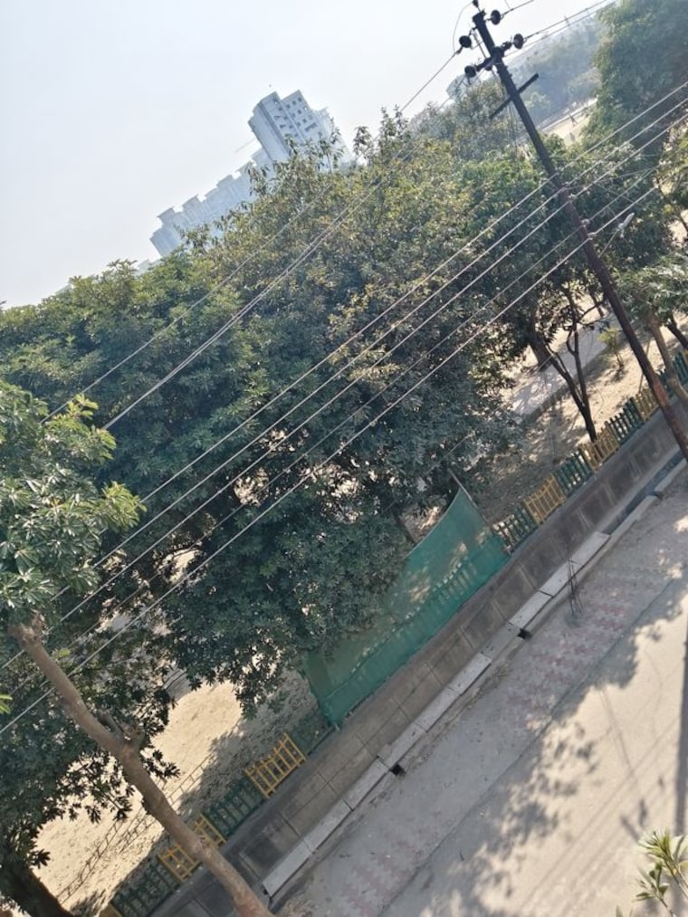 Balcony, rwa-apartments-sector-71 1.5 Bedroom 600 Sq.Ft. Independent House In Sector 71 Noida 9964022