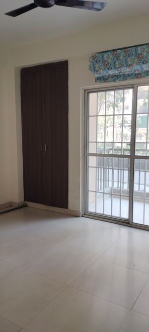 Room in 2 BHK Apartment at Aims Golf Avenue II, Sector 75 – for Rent
