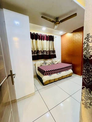 Bedroom in 3 BHK Builder Floor at Dwarka Mor – for Rent