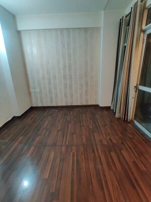 Room in 3 BHK Apartment at Prateek Laurel, Sector 120 – for Sale