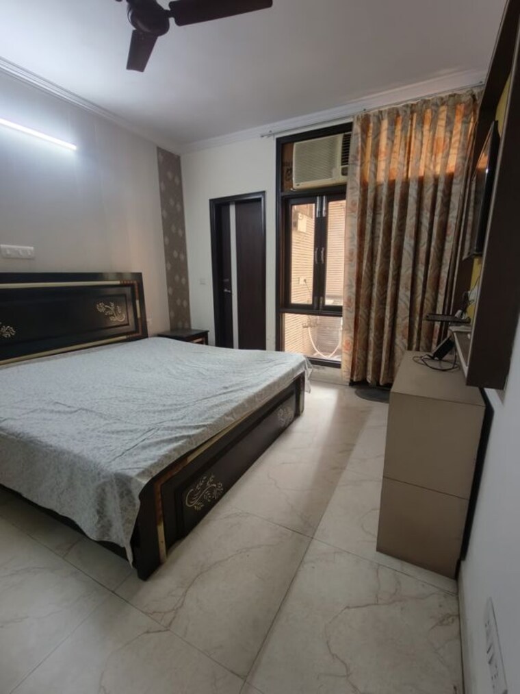 Bedroom, greater kailash ii 4 Bedroom 300 Sq.Yd. Builder Floor In Greater Kailash ii Delhi 9963290