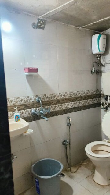 Bathroom in 1 BHK Apartment at Vakola – for Rent