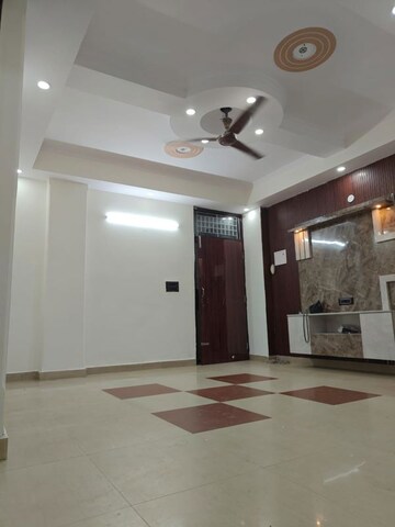 Room in 2 BHK Builder Floor at Shalimar Garden Extension ii – for Sale
