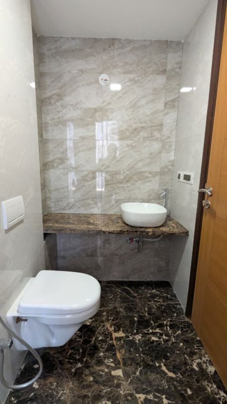 Bathroom, ekta-tripolis 2 Bedroom 775 Sq.Ft. Apartment In Goregaon West Mumbai 9964053