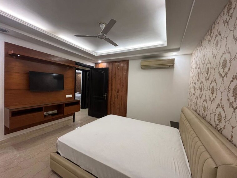 Bedroom, greater kailash ii 4 Bedroom 300 Sq.Yd. Builder Floor In Greater Kailash ii Delhi 9964057