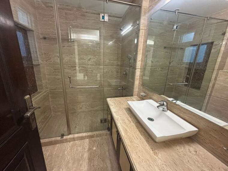 Bathroom, greater kailash ii 4 Bedroom 300 Sq.Yd. Builder Floor In Greater Kailash ii Delhi 9964057