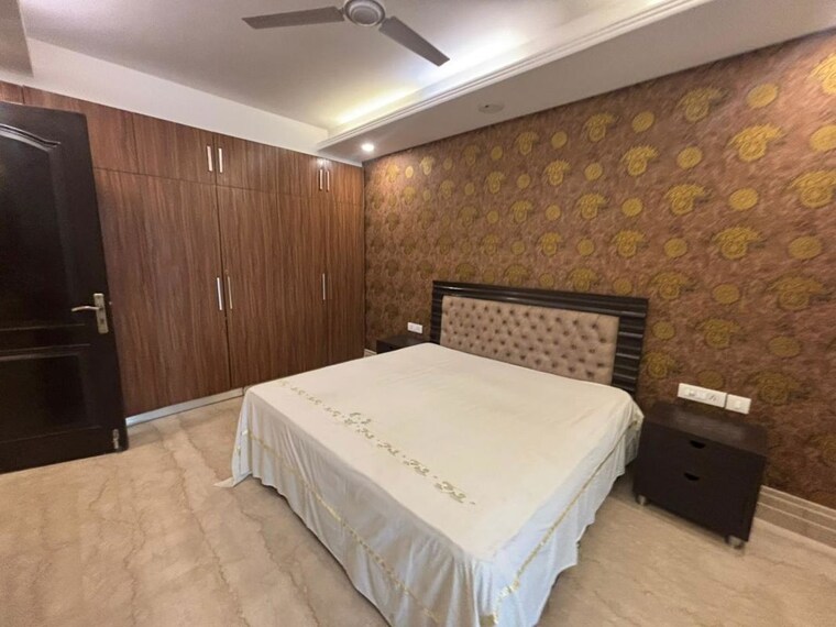 Bedroom, greater kailash ii 4 Bedroom 300 Sq.Yd. Builder Floor In Greater Kailash ii Delhi 9964057