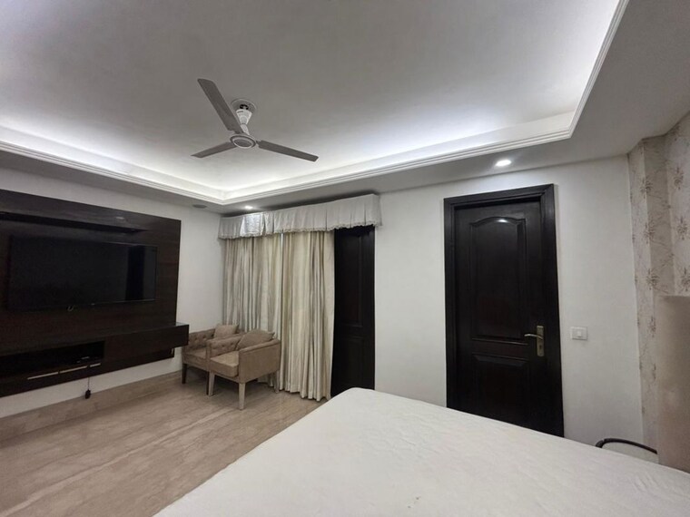 Bedroom, greater kailash ii 4 Bedroom 300 Sq.Yd. Builder Floor In Greater Kailash ii Delhi 9964057
