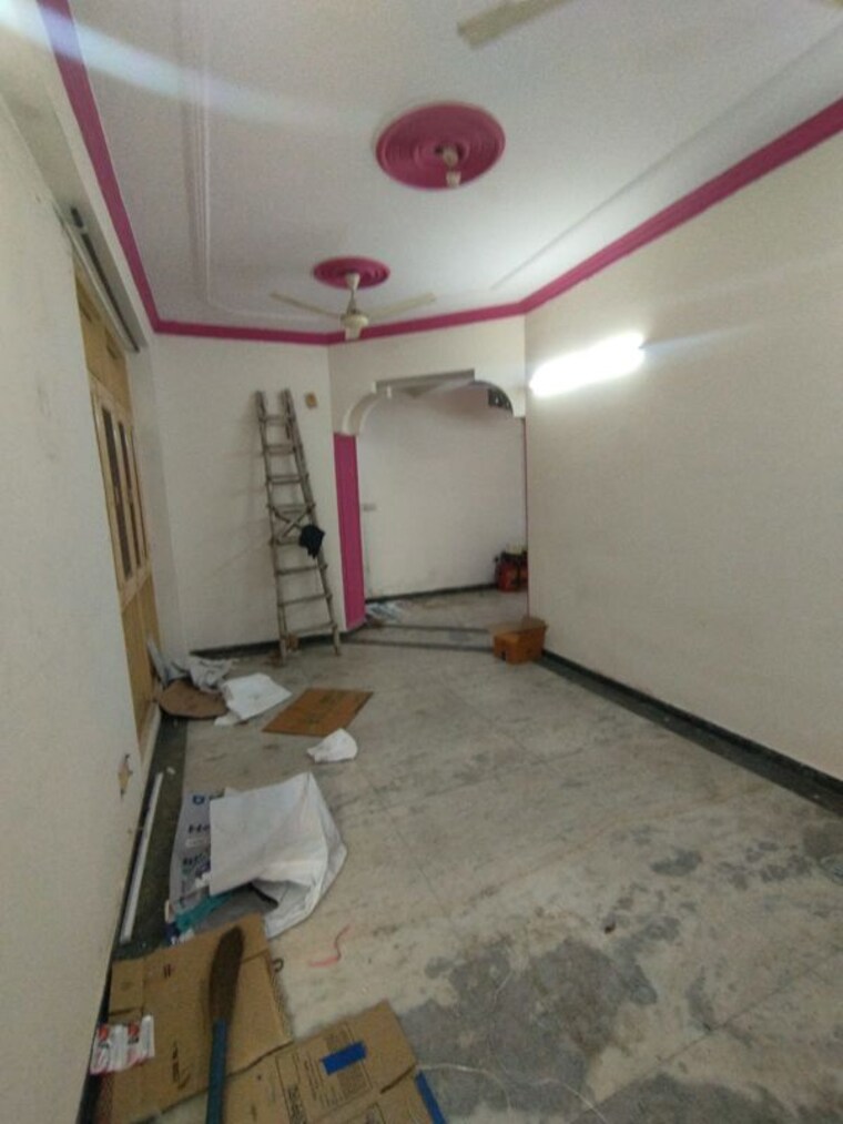 Bathroom, vaishali sector 5 3 Bedroom 1600 Sq.Ft. Builder Floor In Vaishali Sector 5 Ghaziabad 9964080