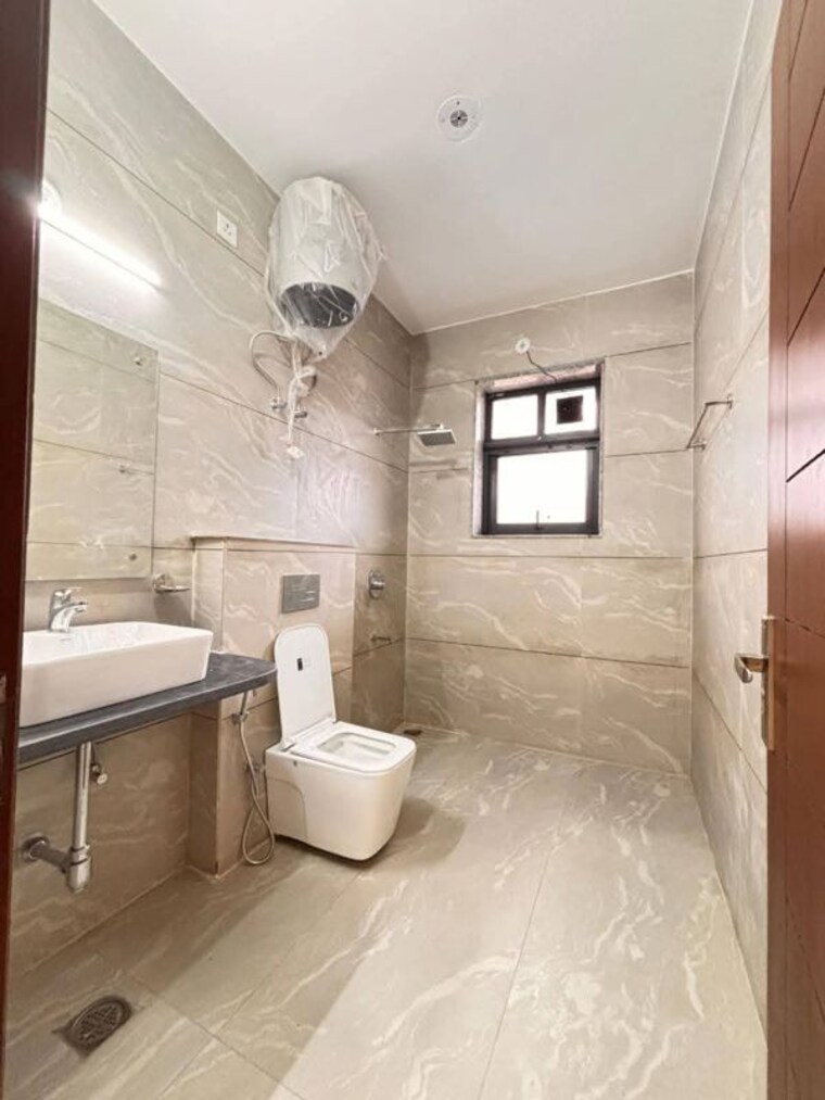 Bathroom, neb sarai 2 Bedroom 1000 Sq.Ft. Apartment In Neb Sarai Delhi 9964081