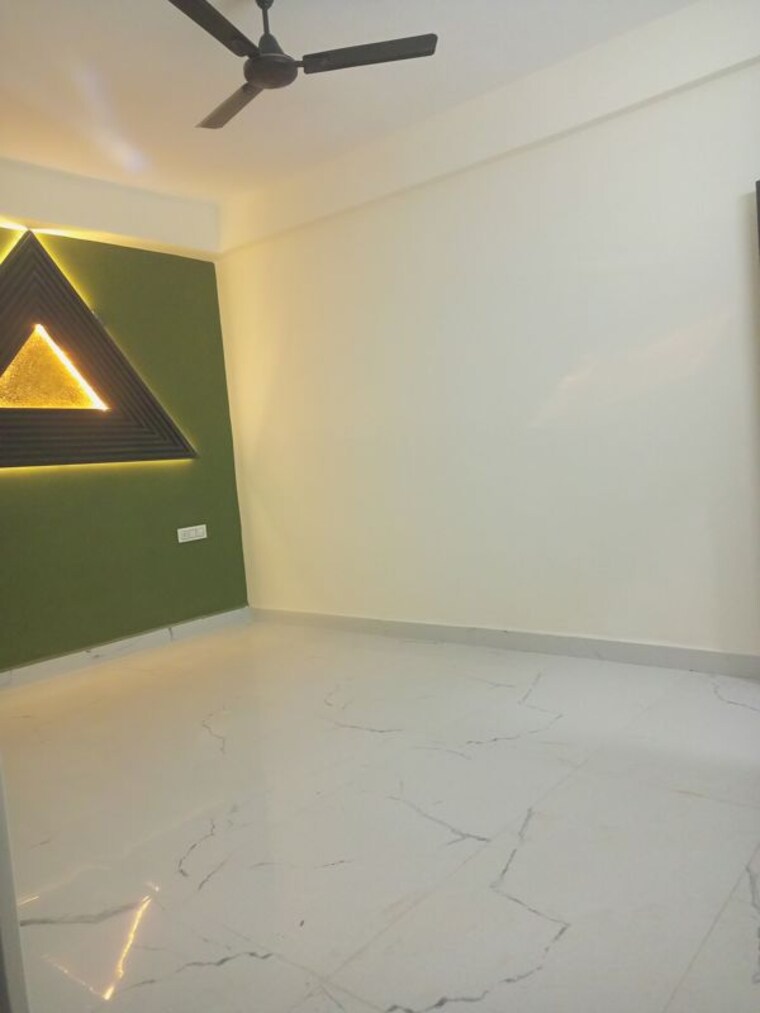 Room, sunshine-apartments-sector-73 2 Bedroom 1050 Sq.Ft. Builder Floor In Sector 73 Noida 9964095
