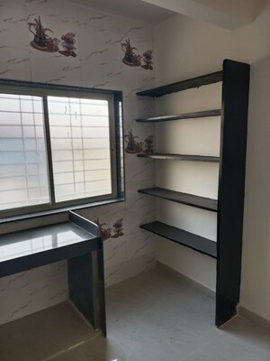 Room in 2 BHK Apartment at Shree Heritage Old Sangvi, Old Sangvi – for Rent