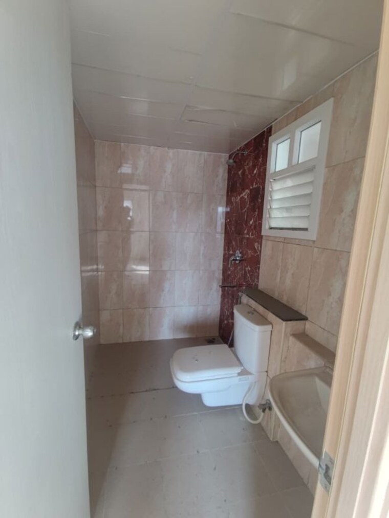 Bathroom, mantri-serenity 2 Bedroom 1040 Sq.Ft. Apartment In Kanakapura Road Bangalore 9964097