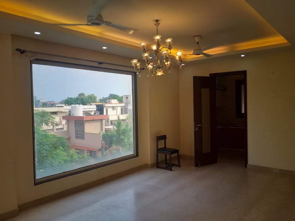 3 BHK + Servant Room Builder Floor For Sale in DLF Phase I