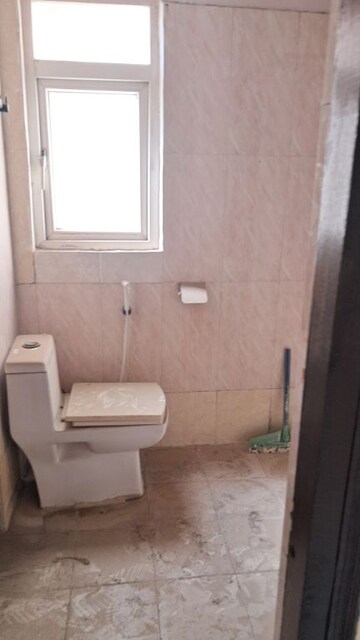 Bathroom in 2.5 BHK Apartment at Amrapali Princely Estate, Sector 76 – for Sale