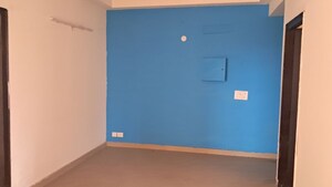 Room in 2.5 BHK Apartment at Amrapali Princely Estate, Sector 76 – for Sale