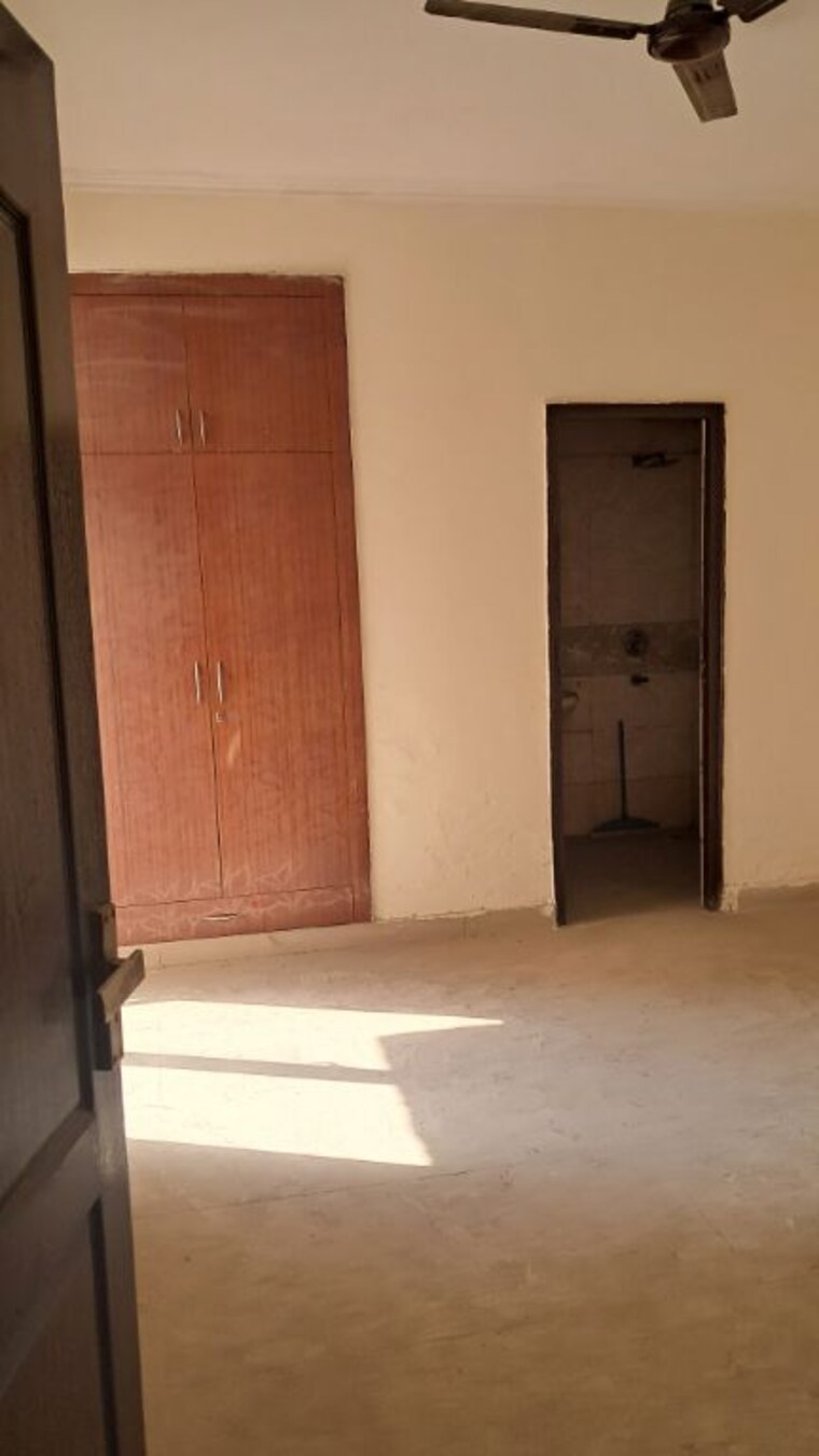 Room, amrapali-princely-estate 2.5 Bedroom 1015 Sq.Ft. Apartment In Sector 76 Noida 9964123