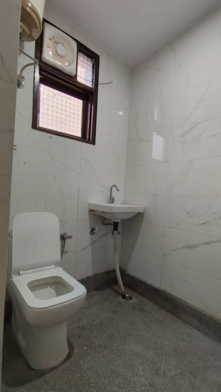 Bathroom, neb sarai 1 RK 350 Sq.Ft. Apartment In Neb Sarai Delhi 9964162