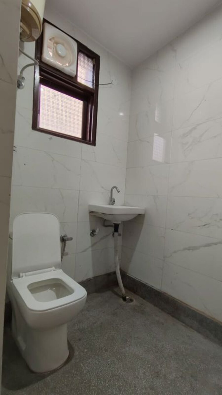 Bathroom, neb sarai 1 RK 350 Sq.Ft. Apartment In Neb Sarai Delhi 9964162