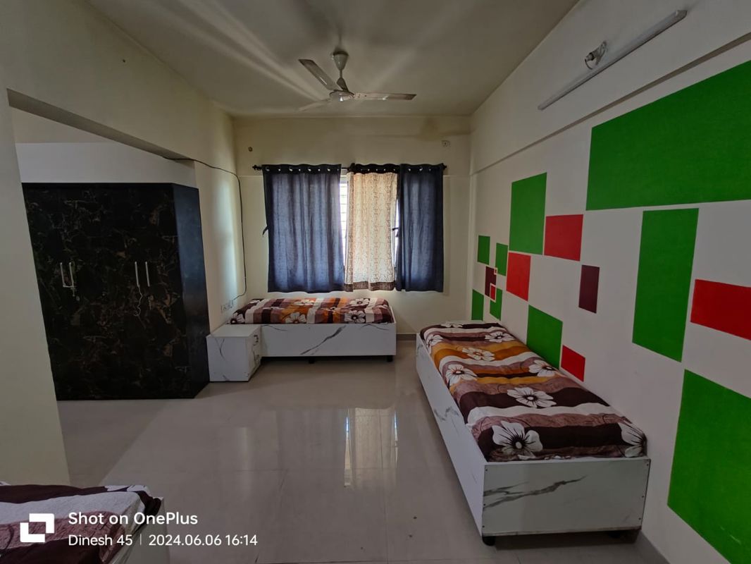 Pg For Rent in Borivali East