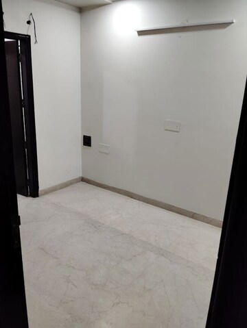 Room in 3 BHK Builder Floor at Rohini Extension – for Sale