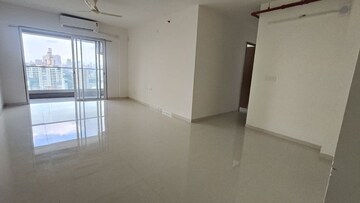 Room in 4 BHK Apartment at Runwal Nirvana, Parel – for Rent
