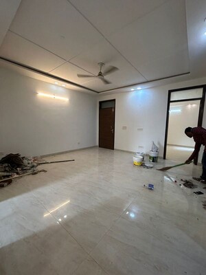 Room in 2 BHK Builder Floor at Palm Residency Chhatarpur, Chattarpur – for Rent