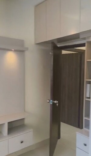 Room in 2 BHK Apartment at Signature Global Prime, Sector 63a – for Rent