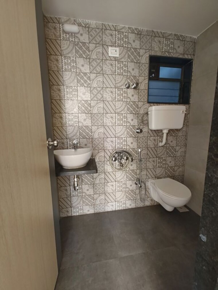 Bathroom, nala 2 Bedroom 578 Sq.Ft. Apartment In Nala Palghar 9964241