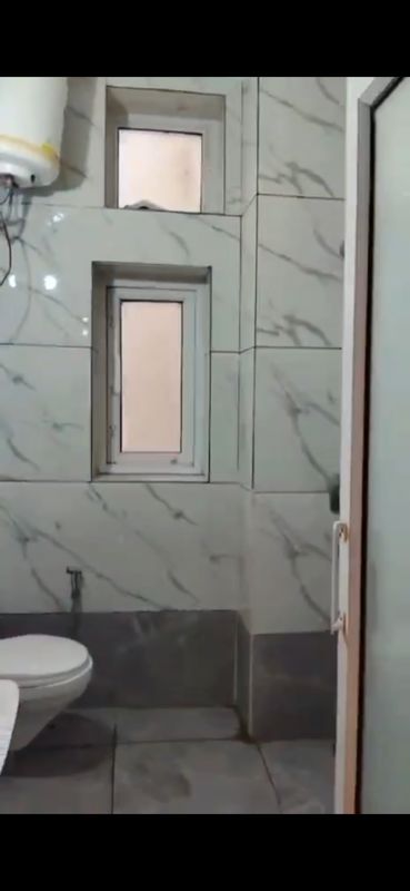 3 BHK + Pooja Room Builder Floor For Rent in Alaknanda